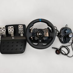 Logitech G923 Racing Wheel, Pedals, Shifter