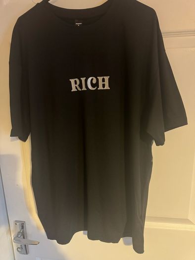 Brand new Manfinity Black Rich Silver print t-shirt size M Postage included