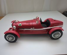 Bburago 1:18 Alfa Romeo 8C 2300 Monza (1931) - Made in Italy