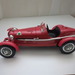 Bburago 1:18 Alfa Romeo 8C 2300 Monza (1931) - Made in Italy