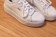 Puma Sneakers