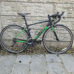 Giant Defy 3 Road Bike