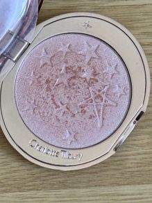 Charlotte Tilbury Champagne Glow Highlighter