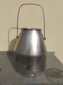 Stainless steel milk bucket