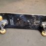 globe skateboard Image 2