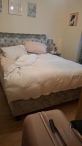 King size Sleigh bed