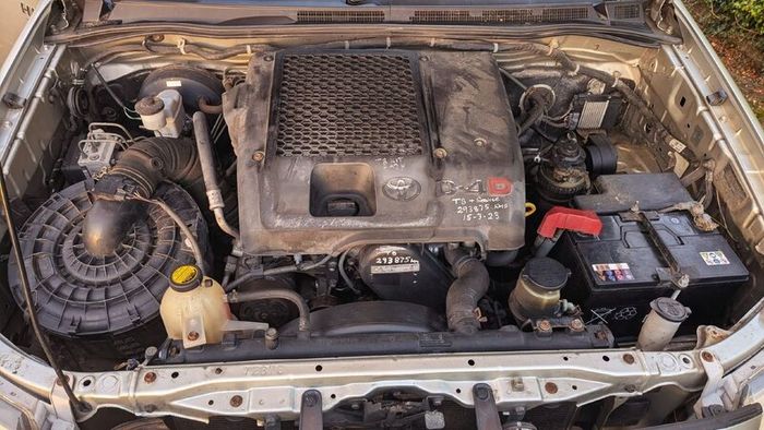 Toyota Hilux 3.0 D-4D Automatic Crew Cab CVRT 4/27