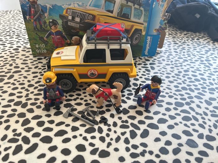 Playmobil action mountain rescue jeep
