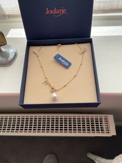 Pretty Neck Piece Brand New