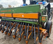 Amazone D7-30 mechanical seed drill