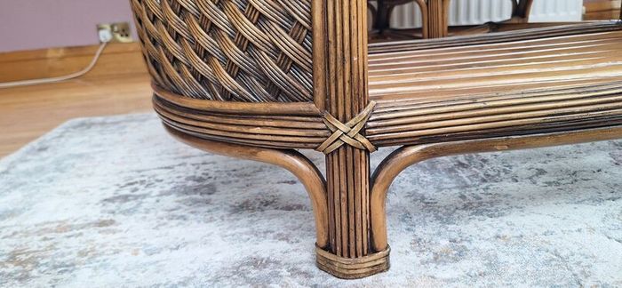 Stylish 4-piece Wicker Set