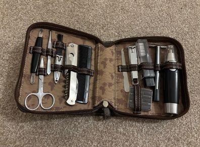 Men's 13 piece grooming kit