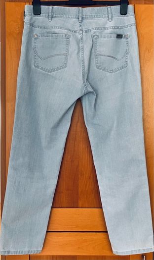 Ladies Lightweight Pale Blue Jeans by Zerres