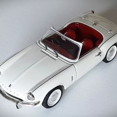 Diecast Model Triumph Spitfire Mk3 - Collectable Vanguards 1:43