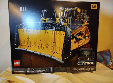 Lego Technic 42131 Cat D11 Bulldozer