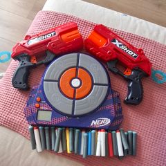 Nerf gun set with 30+ darts
