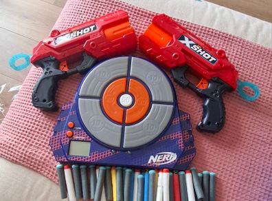 Nerf gun set with 30+ darts