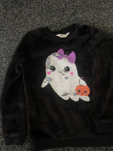 sweater girls ghost