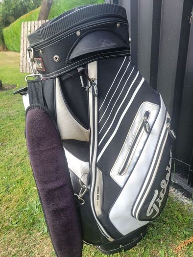 titleist golf bag