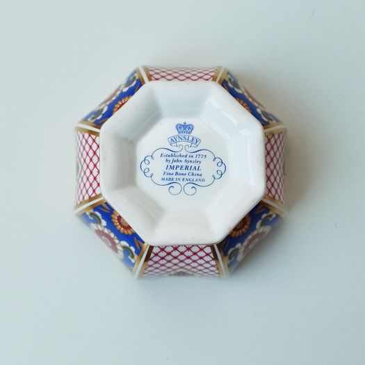 Aynsley "Imperial" fine bone china octagonal footed bowl with 22 karat gold accents height 6cm  diameter 11.5cm