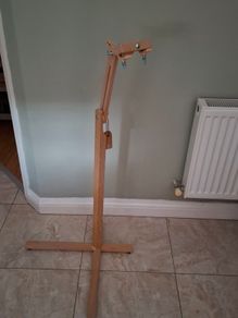 Embroidery tapestry stand