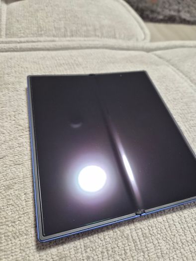 Samsung Galaxy Fold 7 512GB - Like New, 1 year old -12 mth Samsung Waranty - Blue color