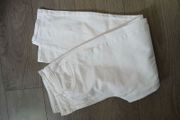 white jeans toxic3