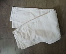 white jeans toxic3