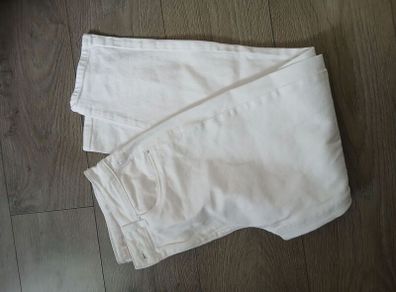 white jeans toxic3