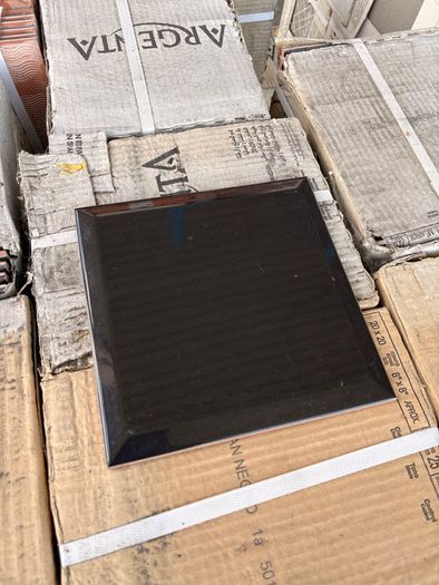 18 sq mtrs Glossy Black Tiles