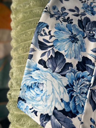 QUIZ blue flowers design dress size 8 NEW