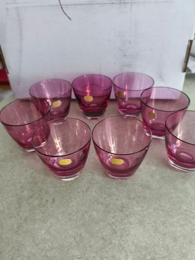 2 set x 4 vintage cranberry bohamien glass. Shot glasses collectible each  set  25. 00 euro or all togher for  45. 00 euro. In very good condition.