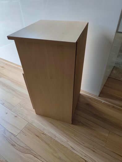Bedside lockers
