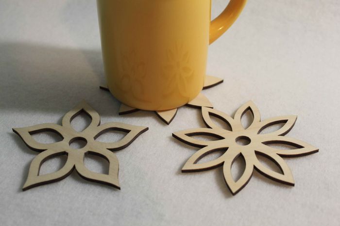 Wooden Coasters Home Decor - set of 4 Flowers Shape