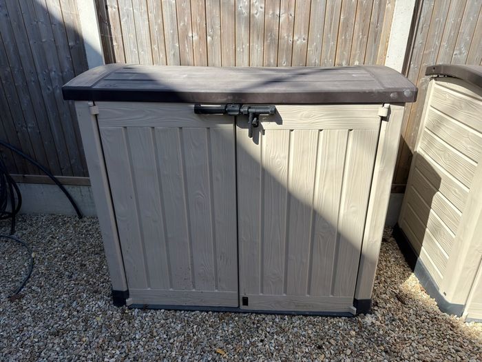 Large Keter Storage box 1200l