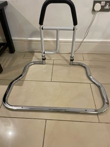 Bed rail universal