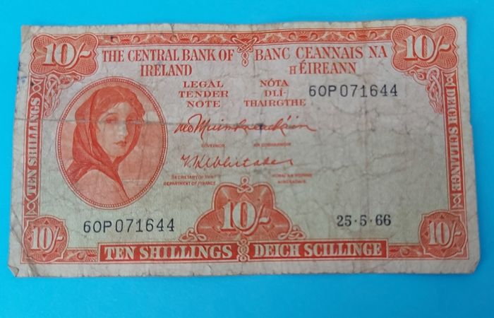 Irish 1966 Lavery ten shilling banknote in used condition