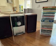 Sony Cmt-eh10 Micro Hifi plus CD Bundle