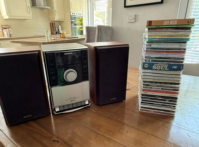 Sony Cmt-eh10 Micro Hifi plus CD Bundle