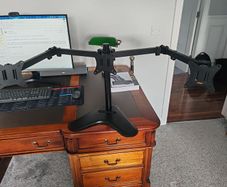 Triple Monitor Stand and 2  Dell 22 inch Monitors  good Condition