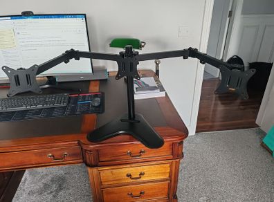 Triple Monitor Stand and 2  Dell 22 inch Monitors  good Condition