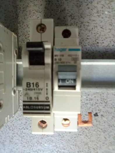 63 Amp Switch. Fuse. And. 2. Circuit. Breakers