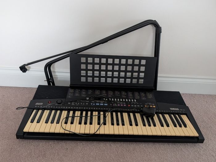 Yamaha PSR - 210 keyboard
