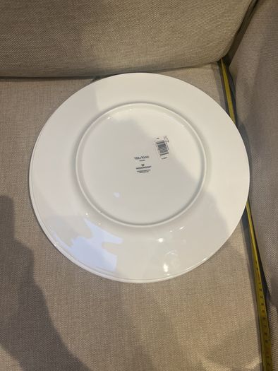 Vera Wang Wedgewood Antibes large Plates 34cm x 3