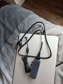 Laptop cable charger Samsung