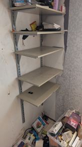 Adjustable shelving