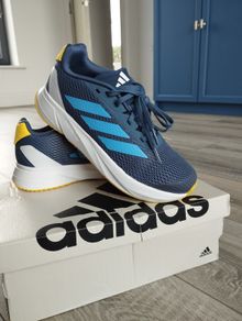 Boys/Girls Trainers UK Size 4
