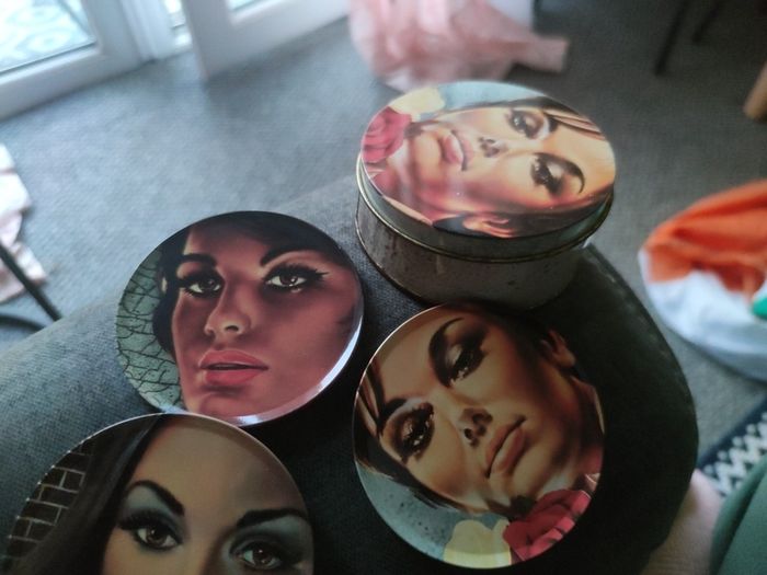 J H Lynch midcentury style coaster set in tin. Beautiful kitsch women art coasters. Tin and Cork coasters in metal tin. Kitsch home decor.