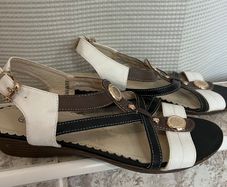 Pavers Sandals