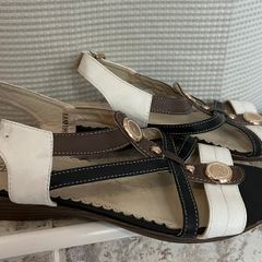 Pavers Sandals